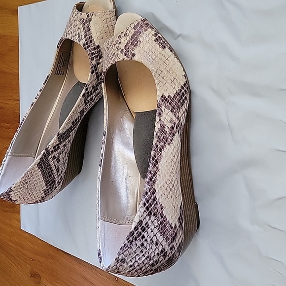 Alfani cammi flex peep toe wedge 6M euc python vegan - Picture 3 of 5